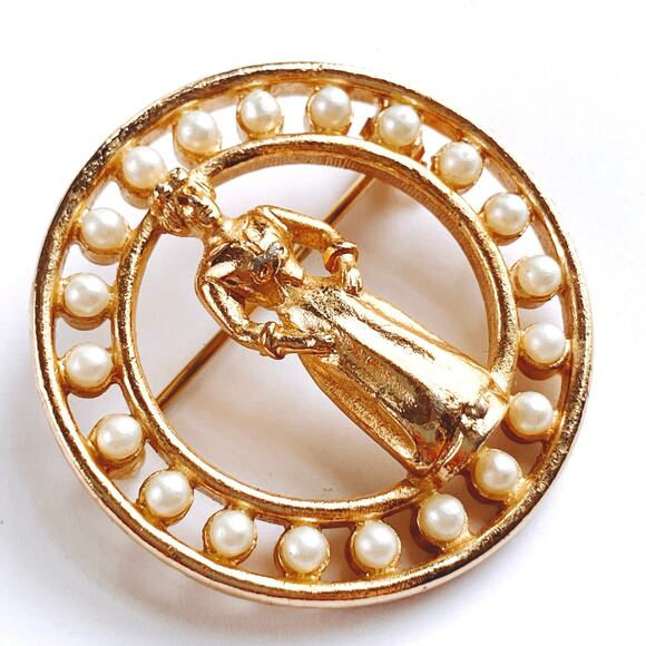 VTG Sarah Coventry Manager Award Pin Woman Faux Pearl Circle Gold Tone MC Brooch - Picture 4 of 9